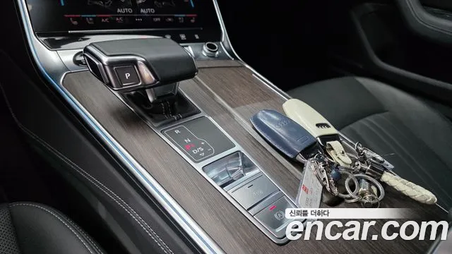 Audi A7 4K — Фото автомобиля 12