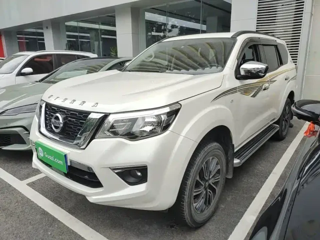 Фотография автомобиля — Nissan Terra