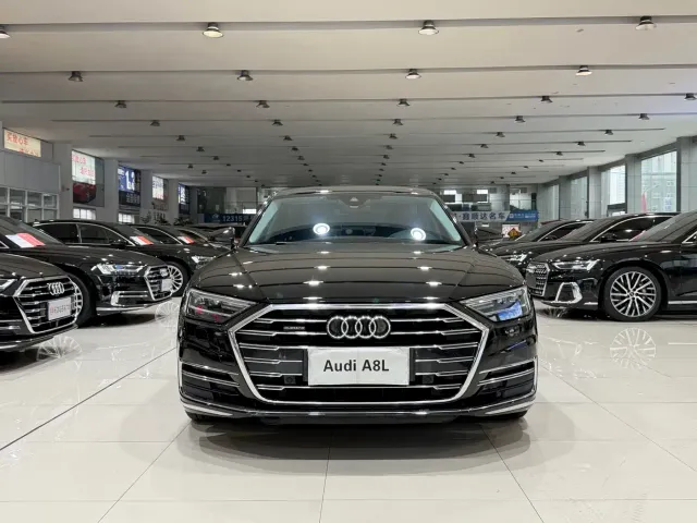 Audi A8 — Фото автомобиля 2