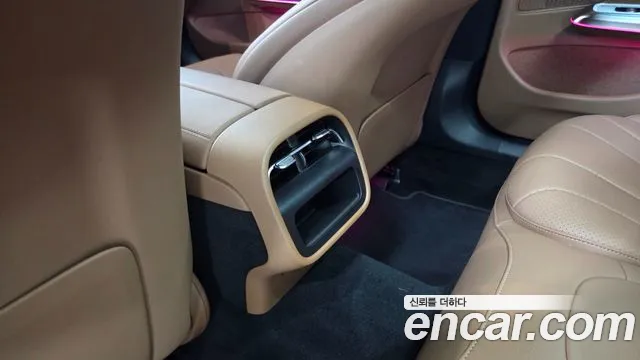 Mercedes-Benz E-Class — Фото автомобиля 13