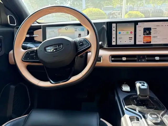 Geely ICON — Фото автомобиля 8