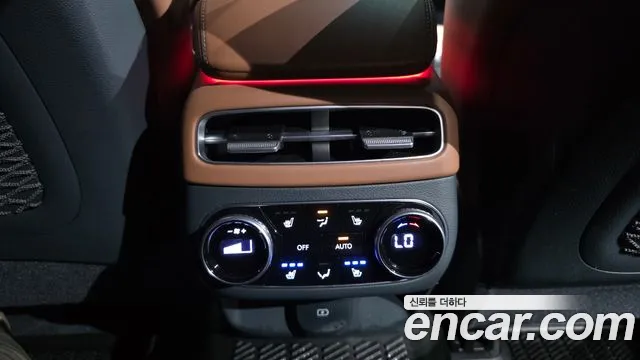 Genesis GV70 2.5T Бензин AWD — Фото автомобиля 30