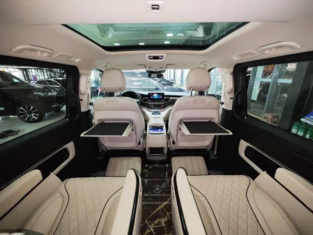 Mercedes-Benz V-Class — Фото автомобиля 8