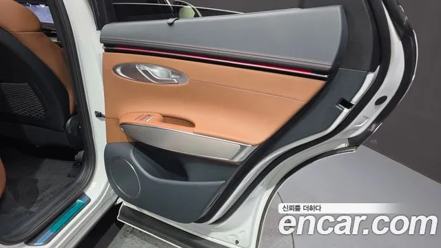 Genesis GV70 2.5T Бензин AWD — Фото автомобиля 25