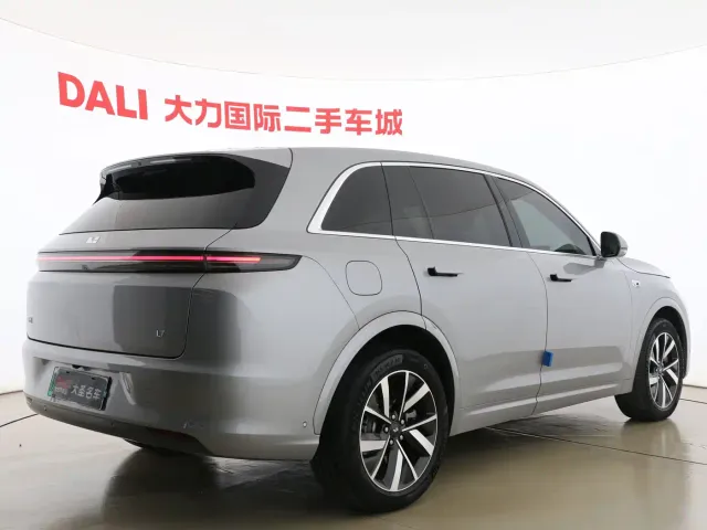 Li Auto L7 — Фото автомобиля 13
