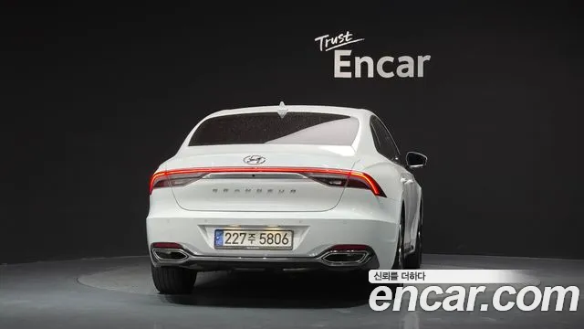 Hyundai Grandeur New — Фото автомобиля 4