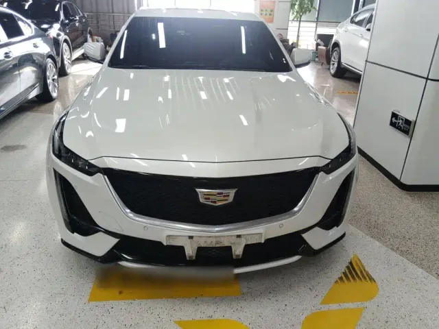 Cadillac CT5 — Фото автомобиля 6