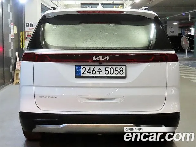 Kia Carnival 4th Gen — Фото автомобиля 5