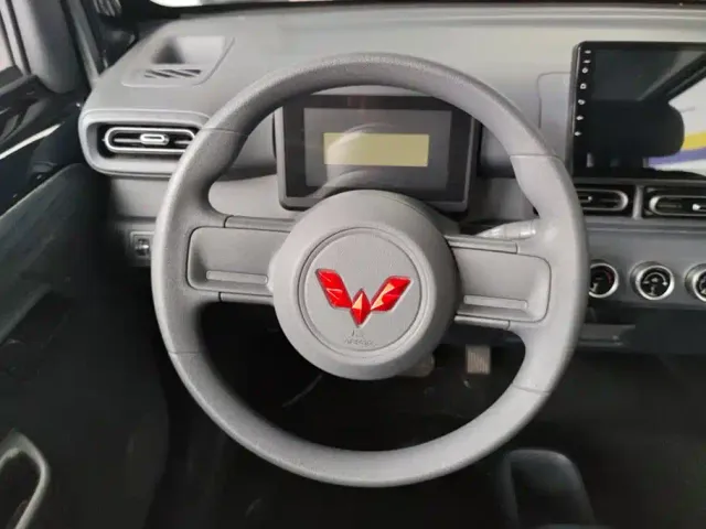 Wuling Zhiguang NEV — Фото автомобиля 15