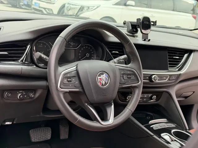 Buick Regal — Фото автомобиля 17