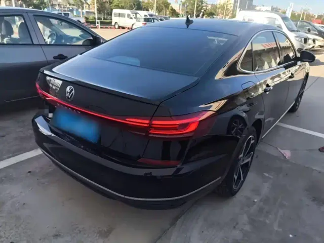 Volkswagen Passat — Фото автомобиля 6