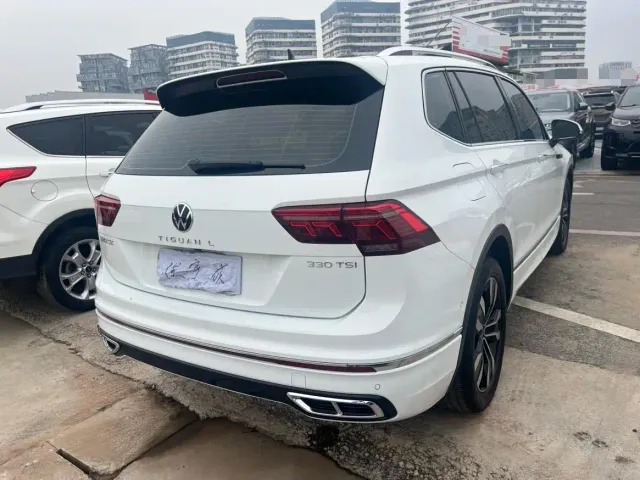 Volkswagen Tiguan L — Фото автомобиля 4