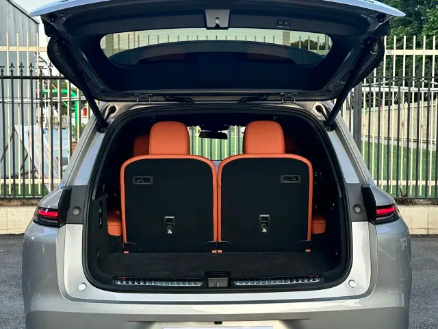 Li Auto L8 — Фото автомобиля 7