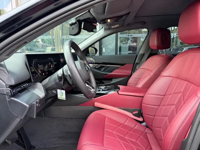 BMW 5 Series — Фото автомобиля 5