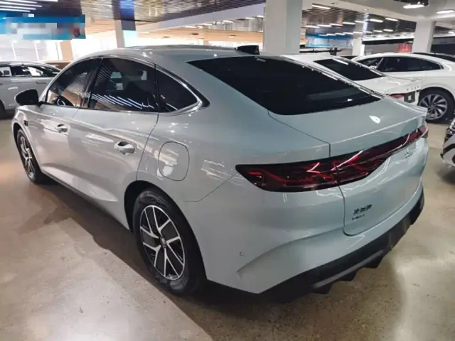 BYD Qin L — Фото автомобиля 4