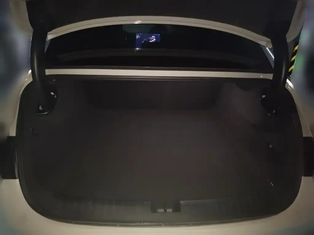 Xiaomi Auto Xiaomi SU7 2024 RWD Long Range Intelligent Driving Edition — Фото автомобиля 9