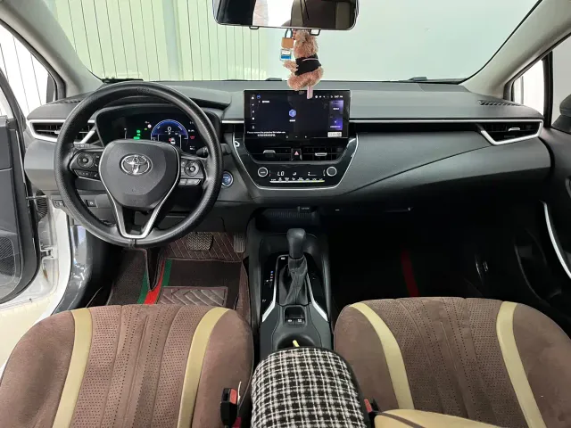Toyota Corolla — Фото автомобиля 10