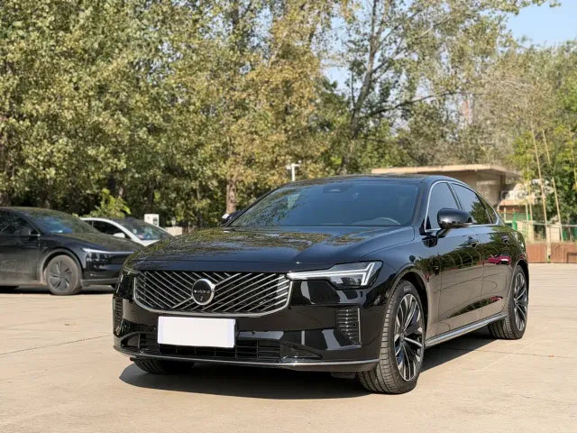 Фотография автомобиля — Volvo S90
