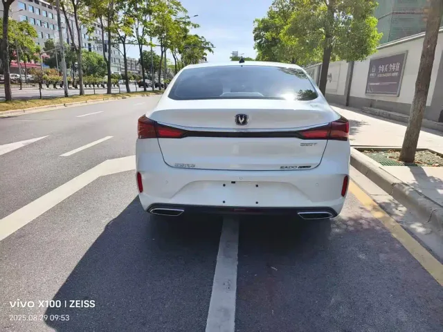 Changan Eado — Фото автомобиля 5