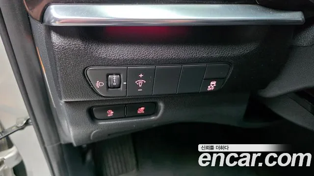 Kia Niro — Фото автомобиля 28