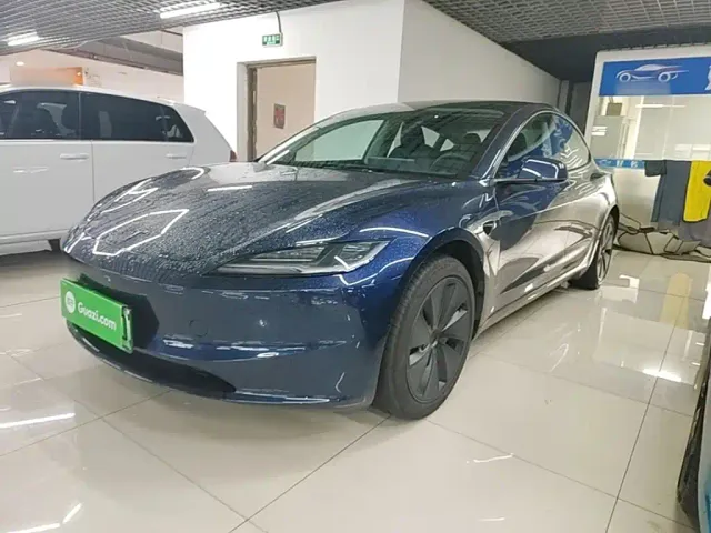 Фотография автомобиля — Tesla Model 3