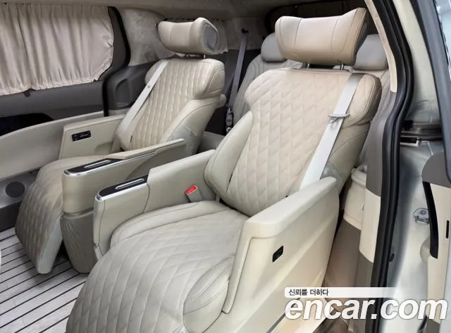 Kia Carnival Generation 4 — Фото автомобиля 8