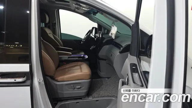 Hyundai Staria Staria 4WD Lounge 9 мест — Фото автомобиля 9