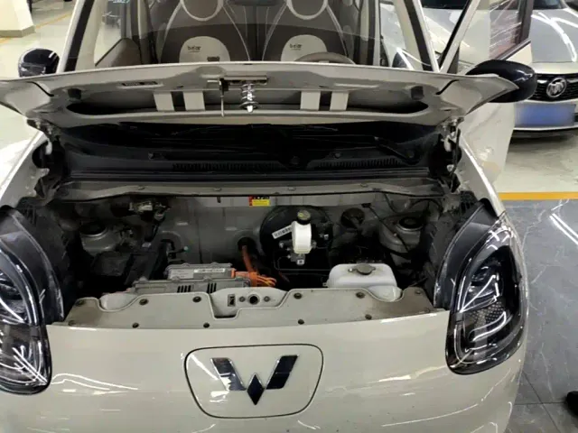 Wuling Hongguang Mini EV — Фото автомобиля 10