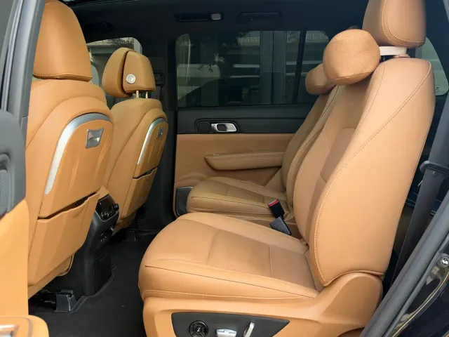 Li Auto ONE — Фото автомобиля 12