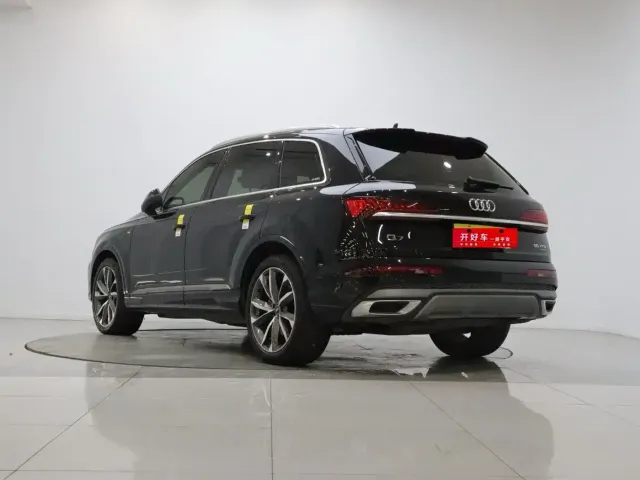 Audi Q7 — Фото автомобиля 6