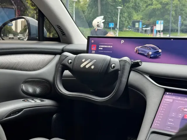IM Motors LS6 — Фото автомобиля 8