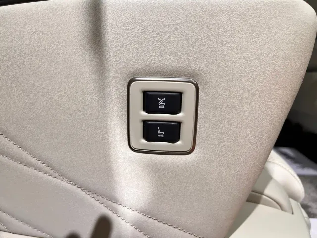 Toyota Alphard — Фото автомобиля 12