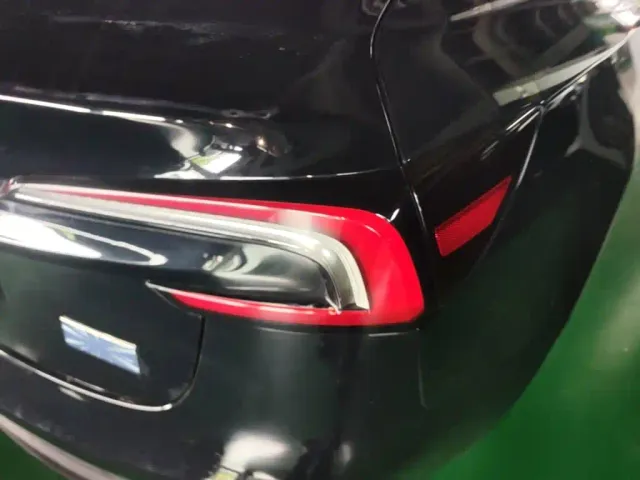 Tesla Model 3 — Фото автомобиля 23