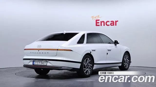 Hyundai Grandeur Grandeur (GN7) 2.5 Бензин 2WD — Фото автомобиля 2