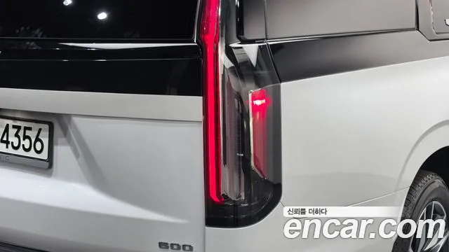 Cadillac Escalade 5th Gen — Фото автомобиля 8