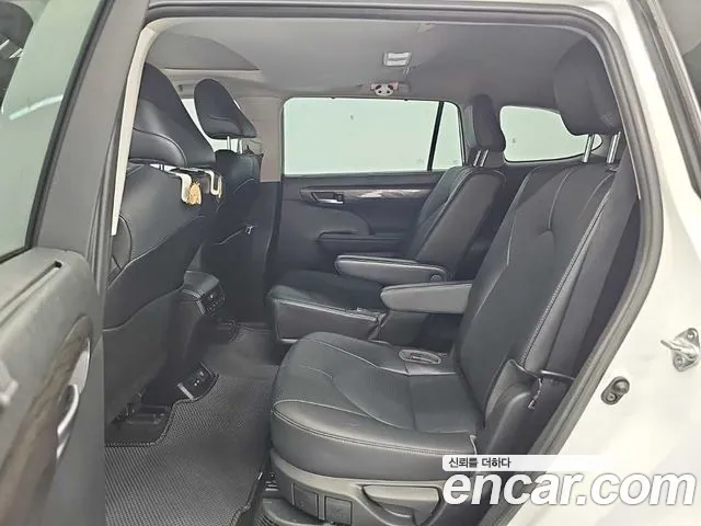 Toyota Highlander — Фото автомобиля 13