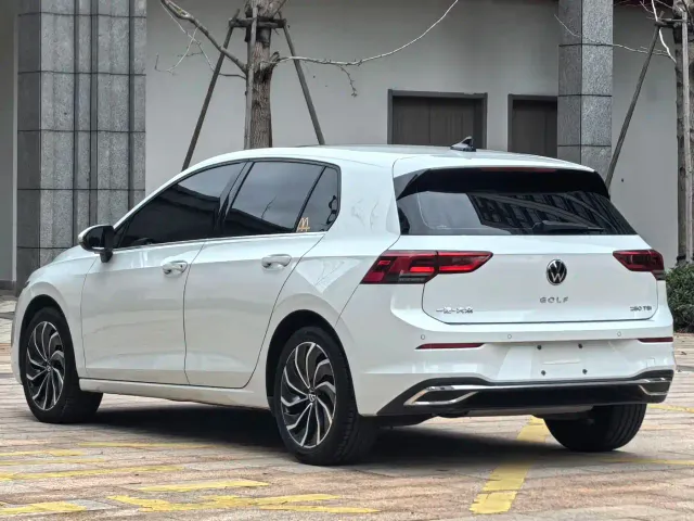 Volkswagen Golf — Фото автомобиля 4