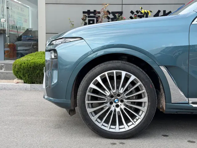 BMW X7 — Фото автомобиля 7
