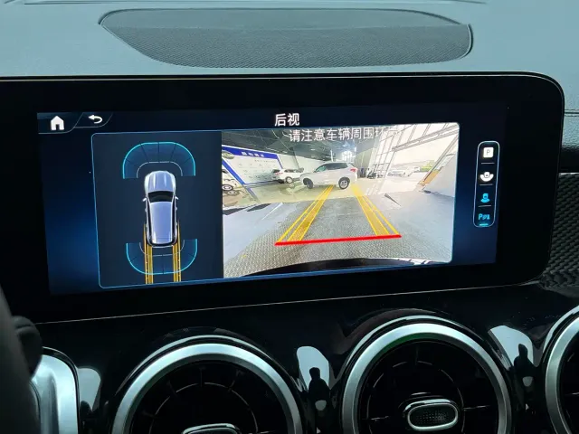 Mercedes-Benz GLB-Class — Фото автомобиля 11