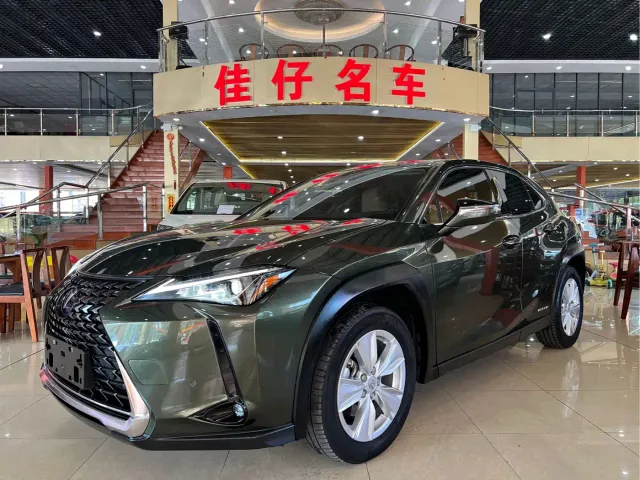 Фотография автомобиля — Lexus UX