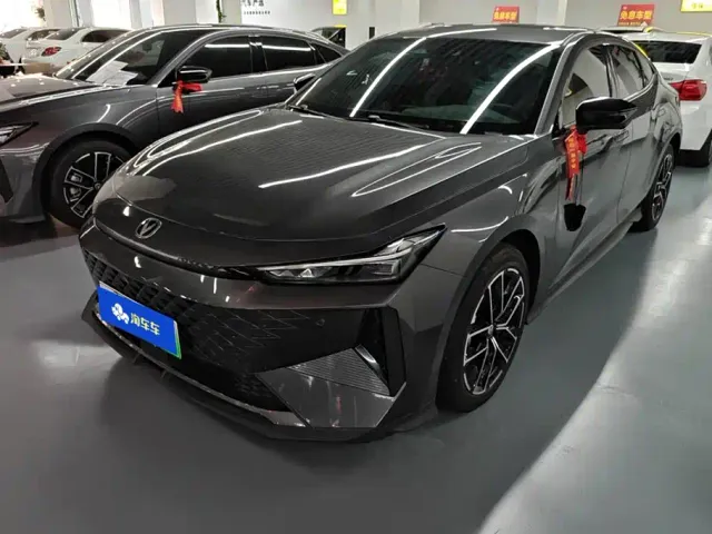 Фотография автомобиля — Changan UNI-V