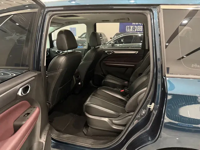 GAC Trumpchi M6 — Фото автомобиля 9