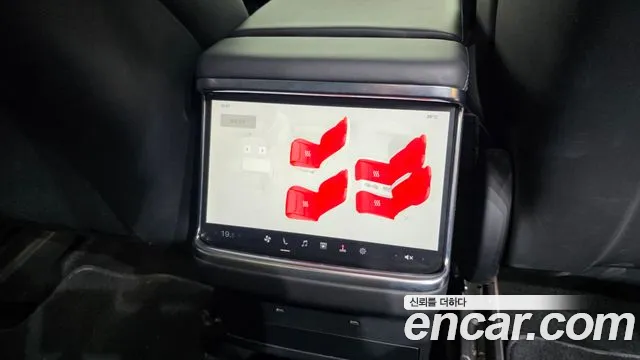Tesla Model X — Фото автомобиля 19