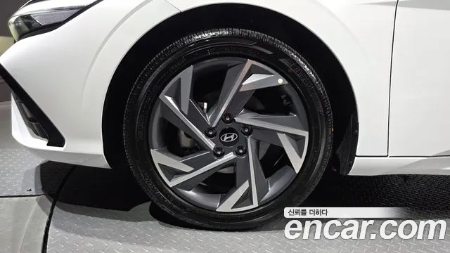 Hyundai Avante — Фото автомобиля 5
