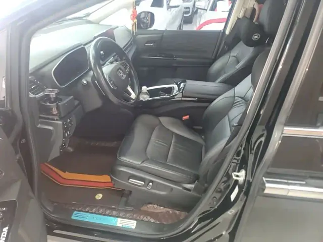 Honda Elysion — Фото автомобиля 14