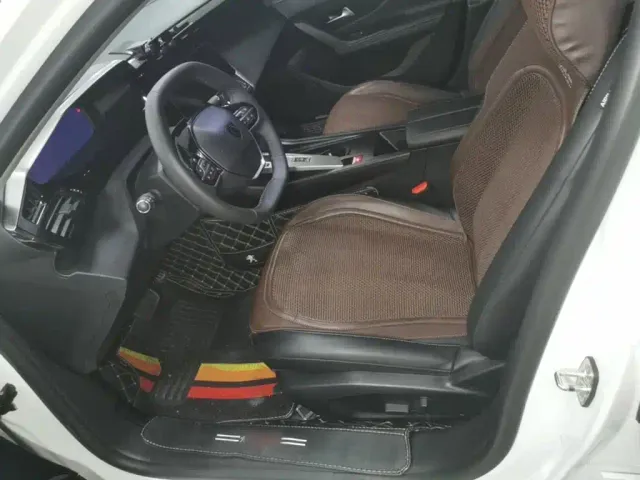Peugeot 408X — Фото автомобиля 14