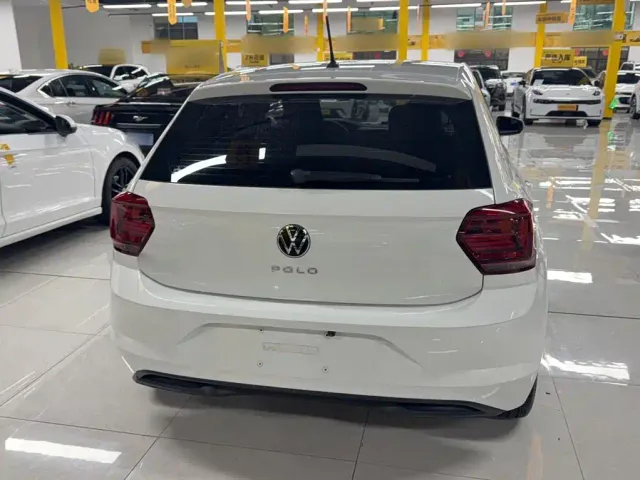 Volkswagen Polo — Фото автомобиля 9