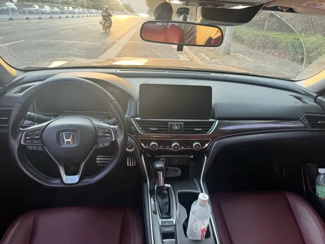 Honda Accord — Фото автомобиля 6
