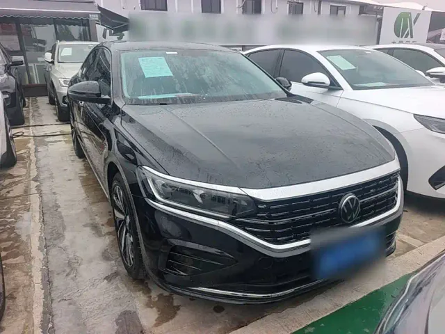 Volkswagen Passat — Фото автомобиля 2