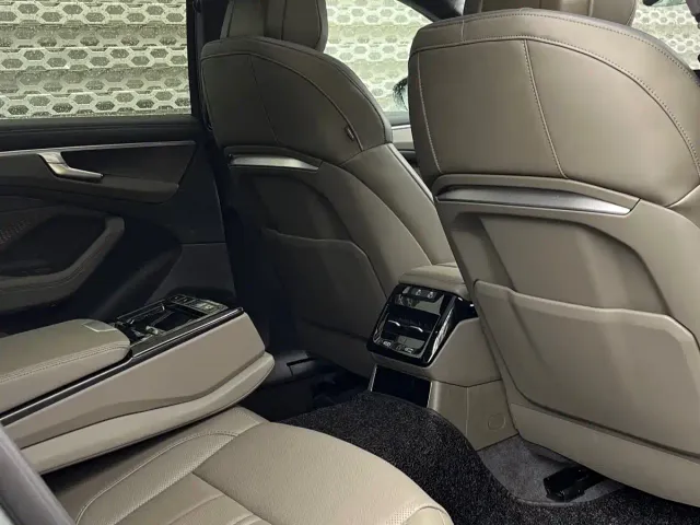 Audi A6L — Фото автомобиля 10